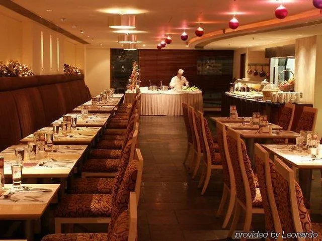 尖沙咀皇悦酒店 香港 4*,